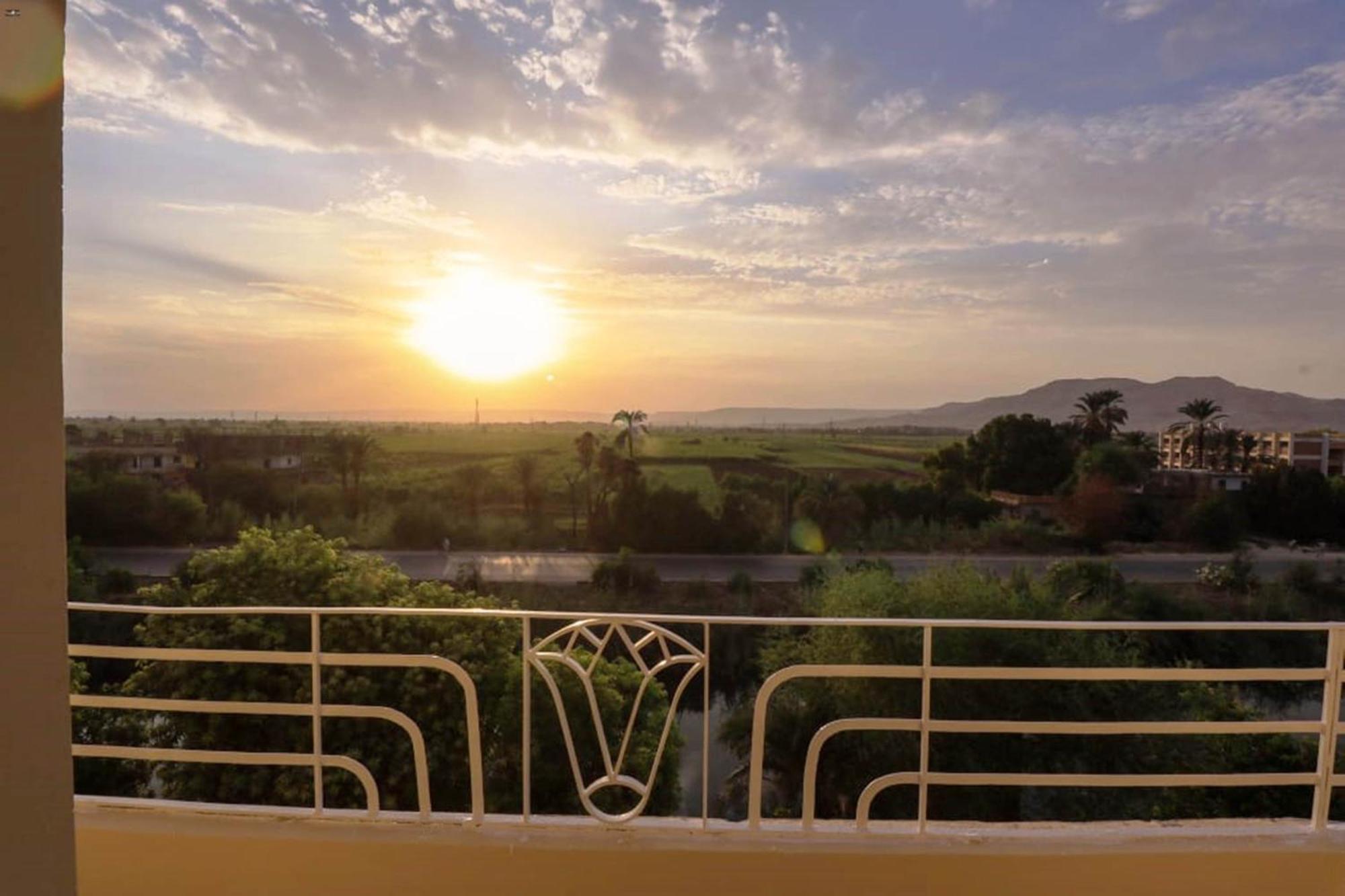 Luxor View Hostel エクステリア 写真